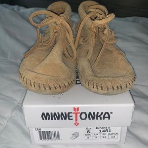 Minnetonka Fringe Bootie - Size 6